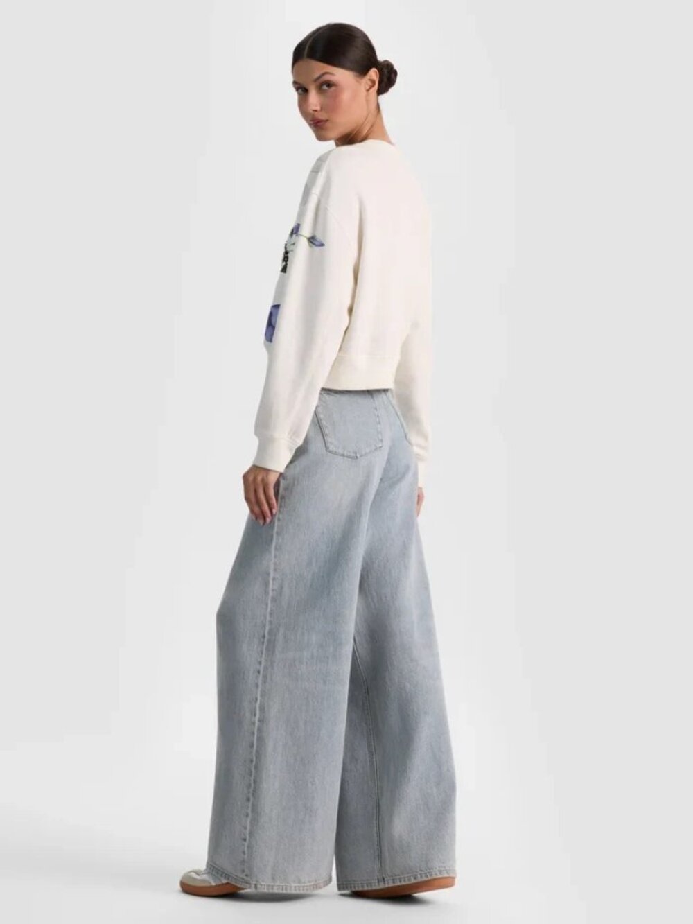 Alice & Olivia Russell embellished sweatshirt - Picture 3 of 7